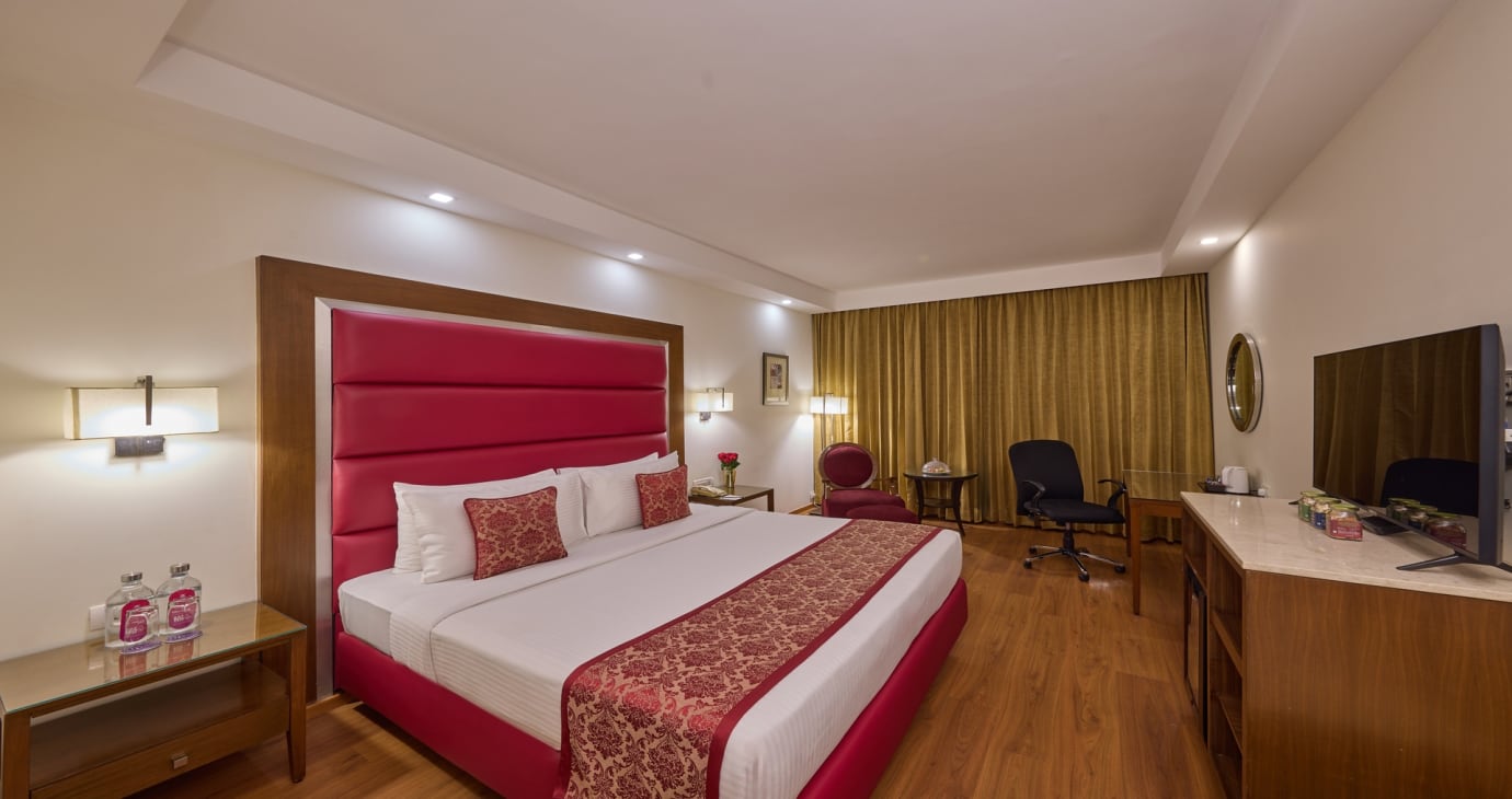 Club Room with Bathtub
